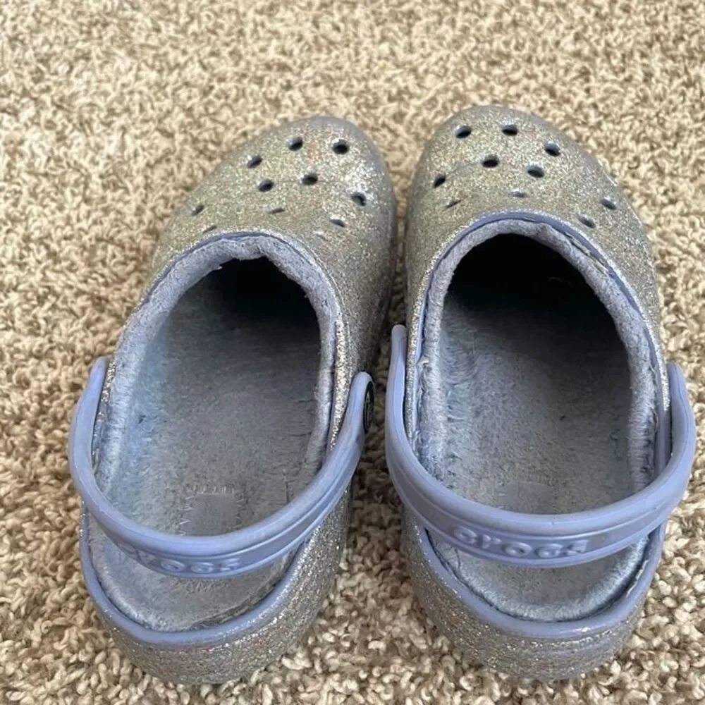 Size 1 / Girls Lined Crocs
